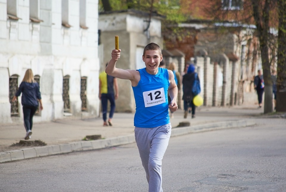 Тысячи псковичей пробежали эстафету «Псковской правды» – 2018