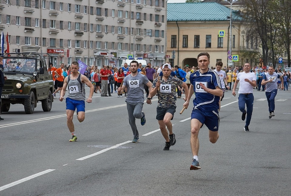 Тысячи псковичей пробежали эстафету «Псковской правды» – 2018