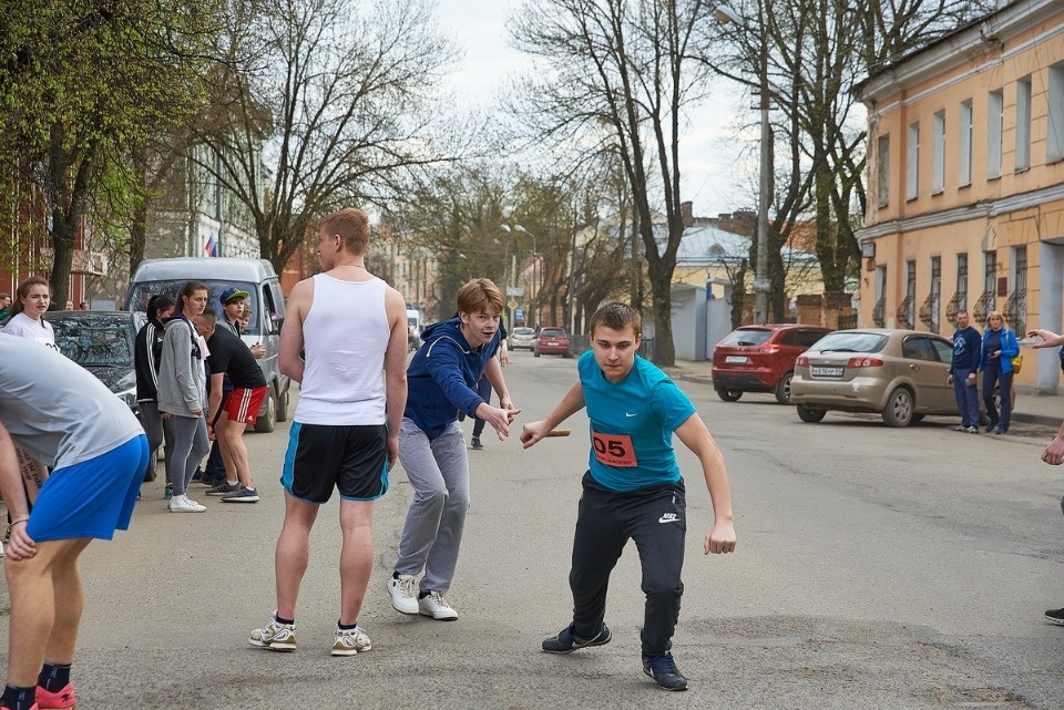 Тысячи псковичей пробежали эстафету «Псковской правды» – 2018