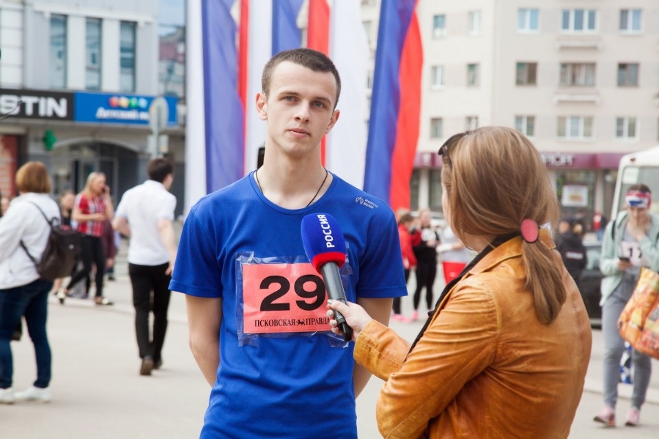 Тысячи псковичей пробежали эстафету «Псковской правды» – 2018