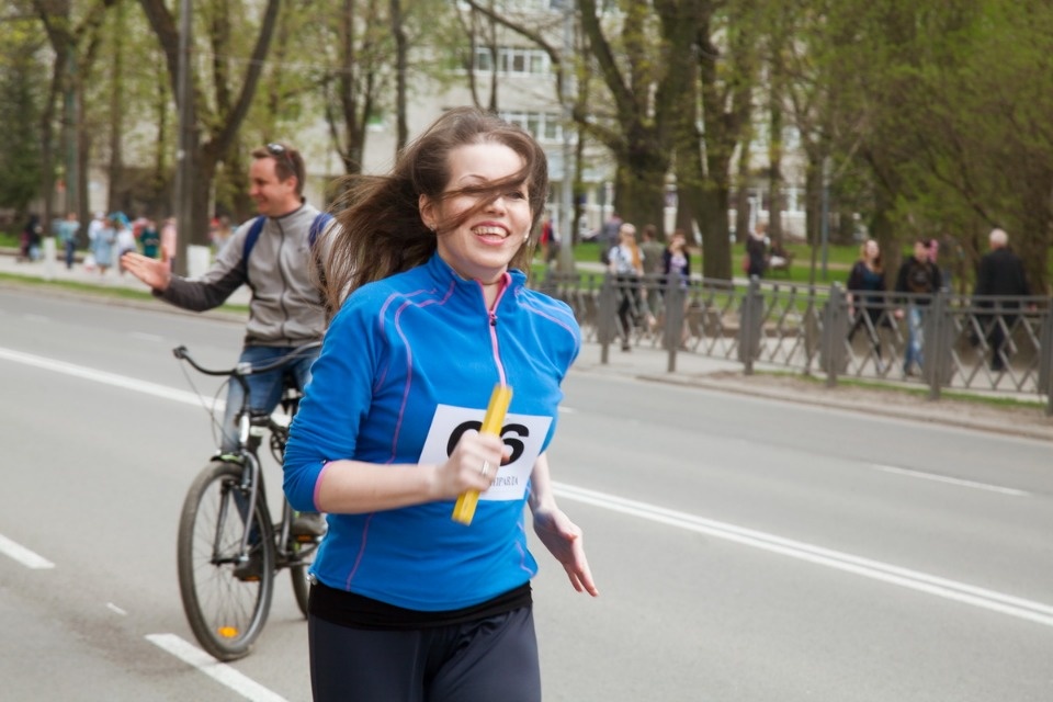 Тысячи псковичей пробежали эстафету «Псковской правды» – 2018