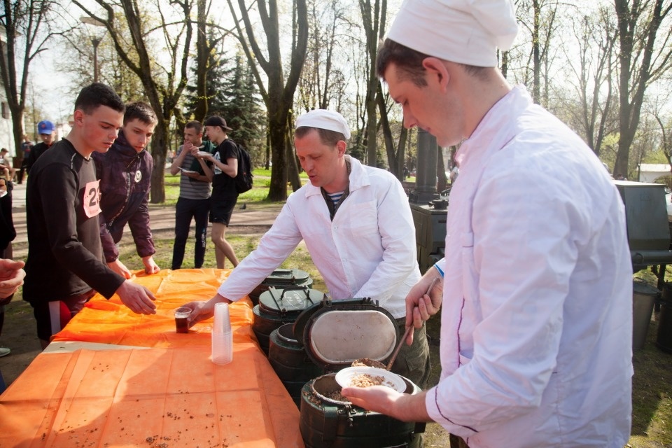 Тысячи псковичей пробежали эстафету «Псковской правды» – 2018