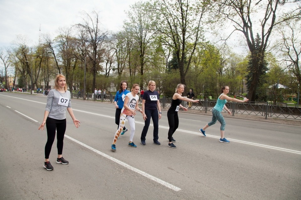 Тысячи псковичей пробежали эстафету «Псковской правды» – 2018