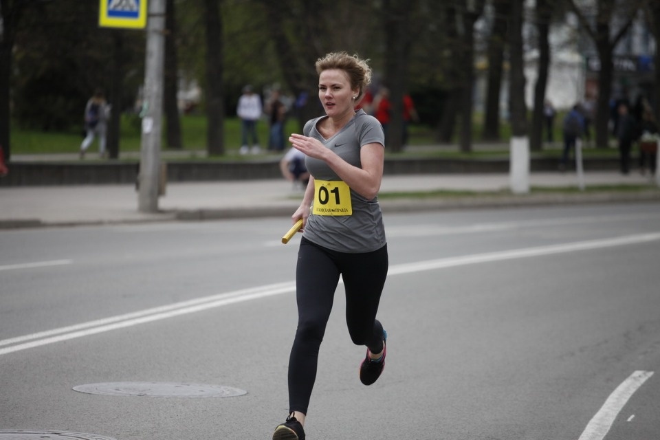 Тысячи псковичей пробежали эстафету «Псковской правды» – 2018