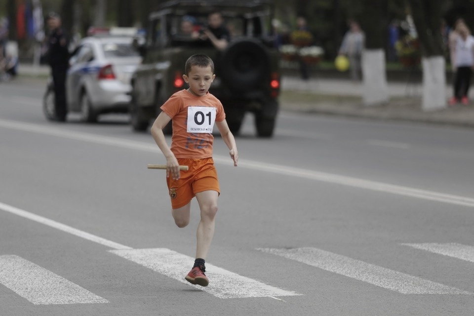 Тысячи псковичей пробежали эстафету «Псковской правды» – 2018