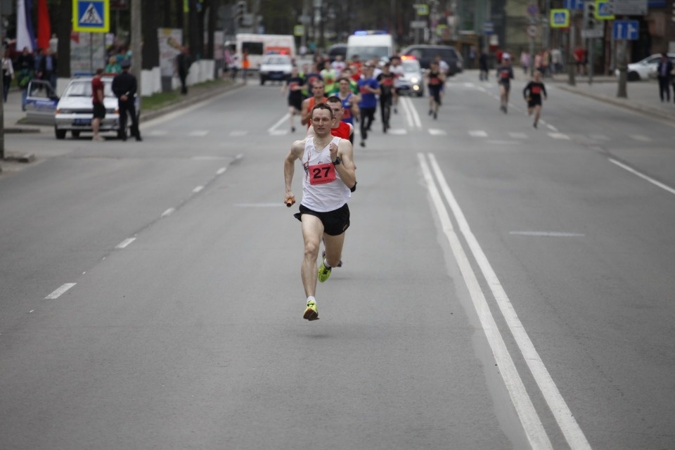 Тысячи псковичей пробежали эстафету «Псковской правды» – 2018