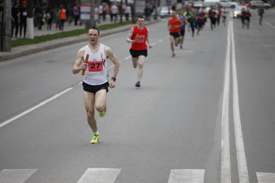 Тысячи псковичей пробежали эстафету «Псковской правды» – 2018