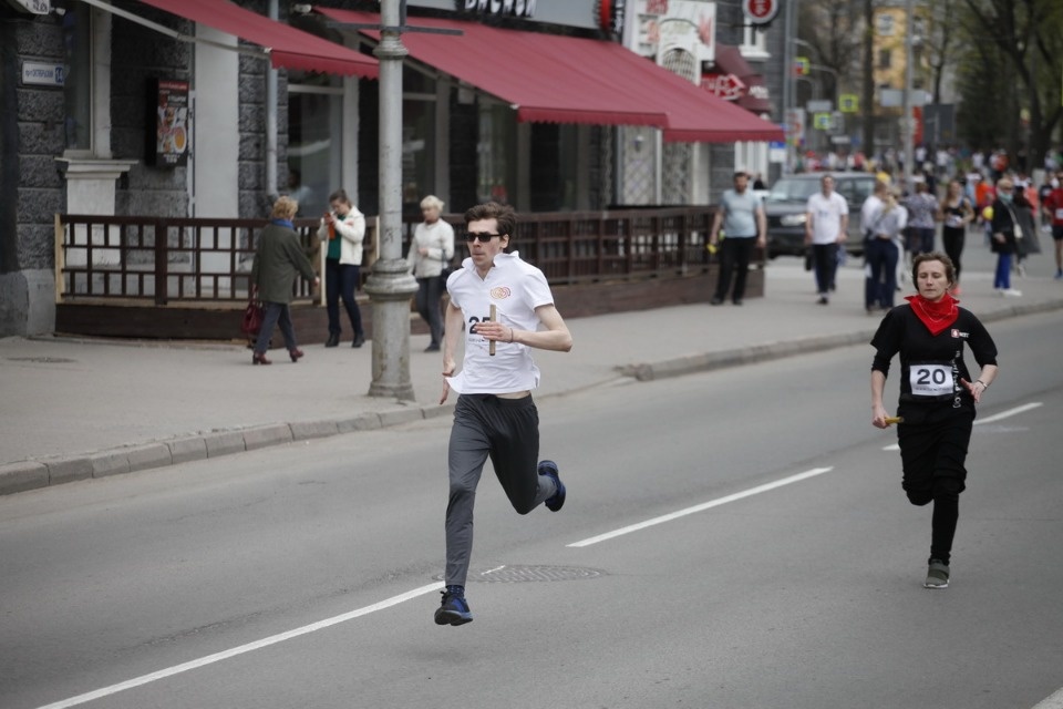 Тысячи псковичей пробежали эстафету «Псковской правды» – 2018