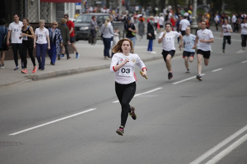 Тысячи псковичей пробежали эстафету «Псковской правды» – 2018