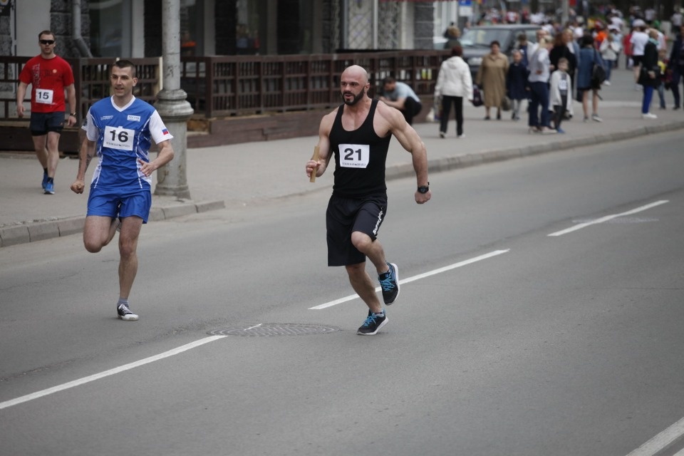 Тысячи псковичей пробежали эстафету «Псковской правды» – 2018