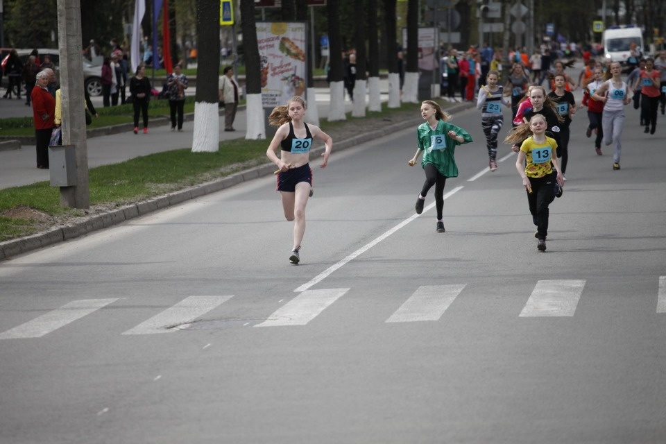 Тысячи псковичей пробежали эстафету «Псковской правды» – 2018