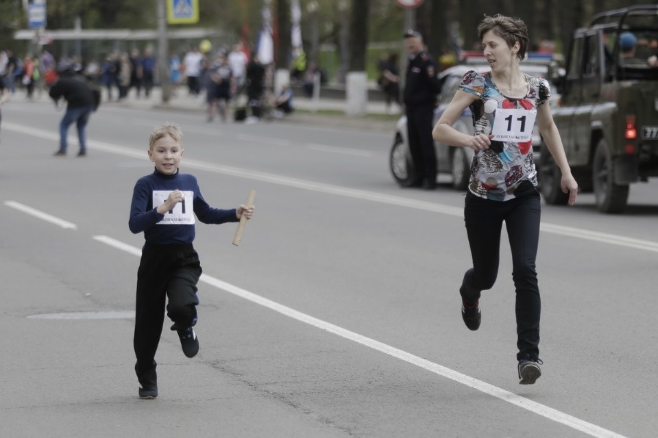 Тысячи псковичей пробежали эстафету «Псковской правды» – 2018