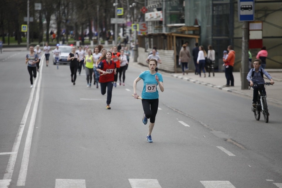 Тысячи псковичей пробежали эстафету «Псковской правды» – 2018