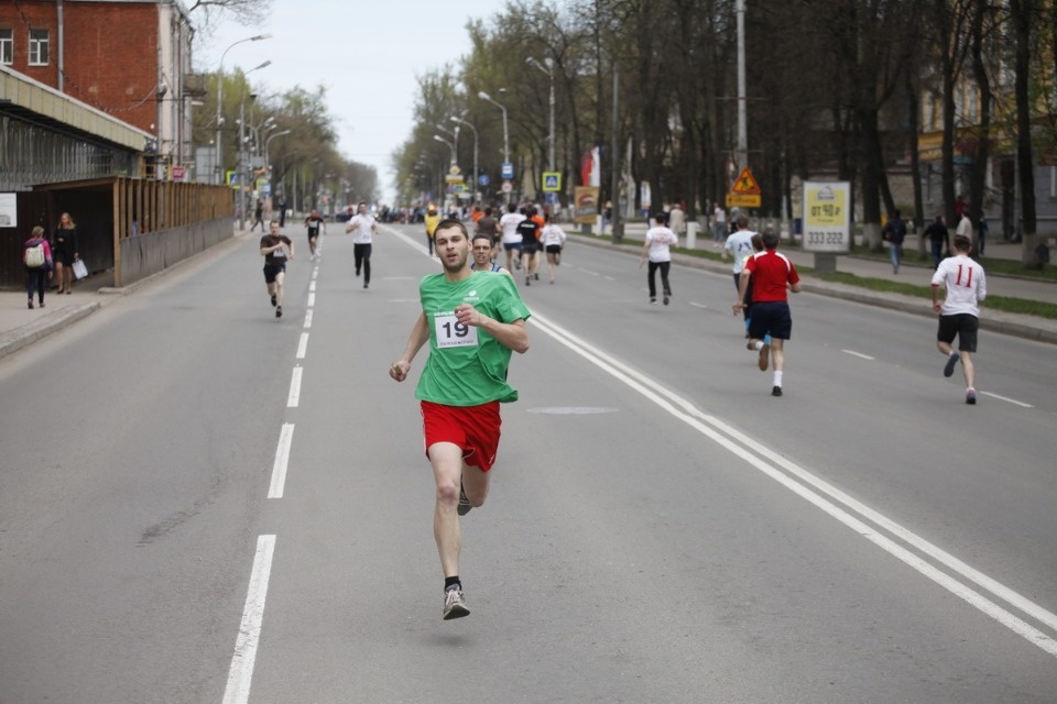 Тысячи псковичей пробежали эстафету «Псковской правды» – 2018