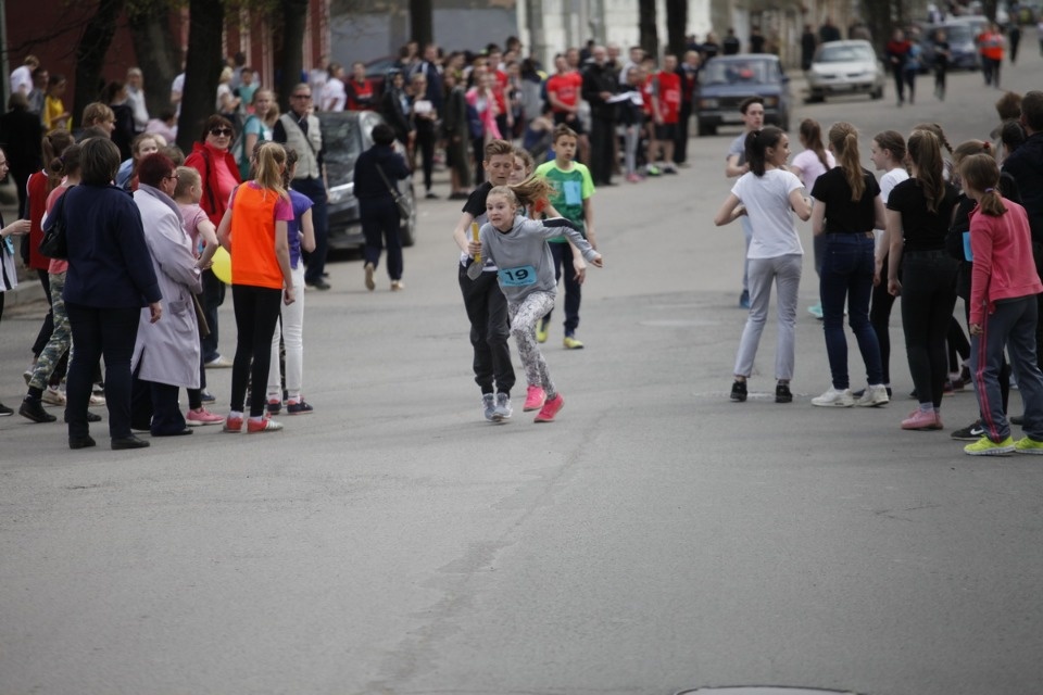 Тысячи псковичей пробежали эстафету «Псковской правды» – 2018