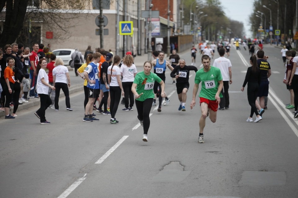 Тысячи псковичей пробежали эстафету «Псковской правды» – 2018