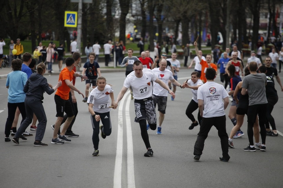 Тысячи псковичей пробежали эстафету «Псковской правды» – 2018