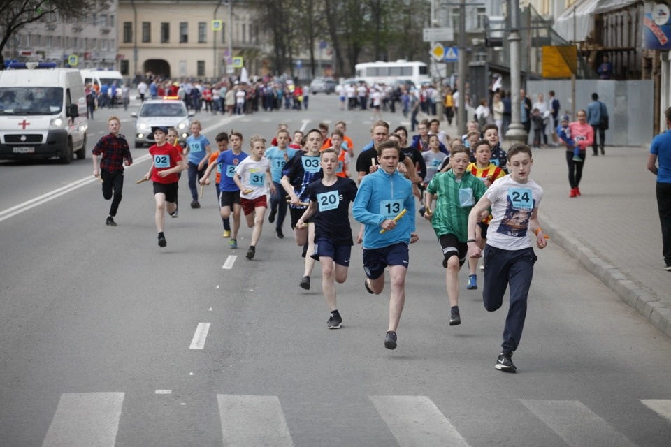 Тысячи псковичей пробежали эстафету «Псковской правды» – 2018