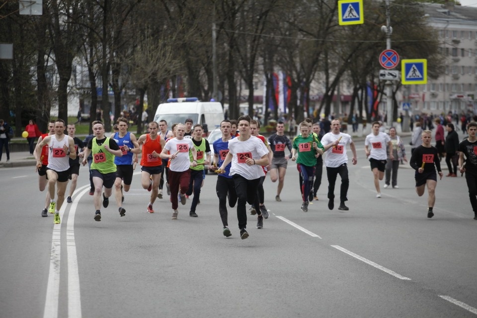 Тысячи псковичей пробежали эстафету «Псковской правды» – 2018