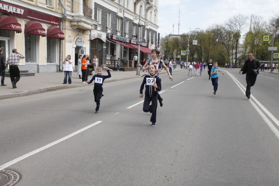Тысячи псковичей пробежали эстафету «Псковской правды» – 2018