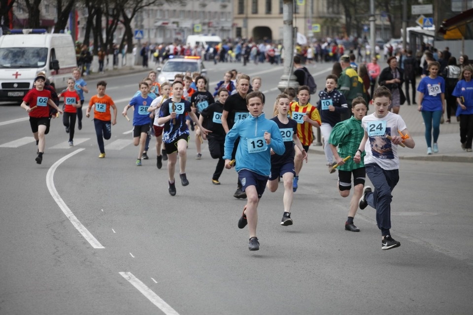 Тысячи псковичей пробежали эстафету «Псковской правды» – 2018