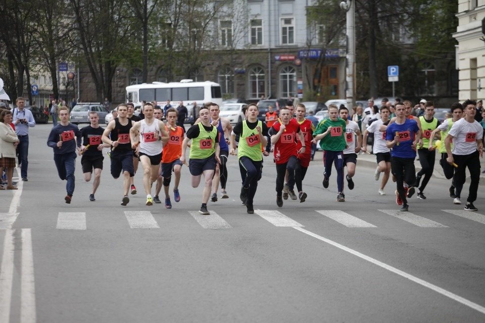 Тысячи псковичей пробежали эстафету «Псковской правды» – 2018