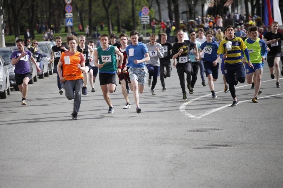 Тысячи псковичей пробежали эстафету «Псковской правды» – 2018