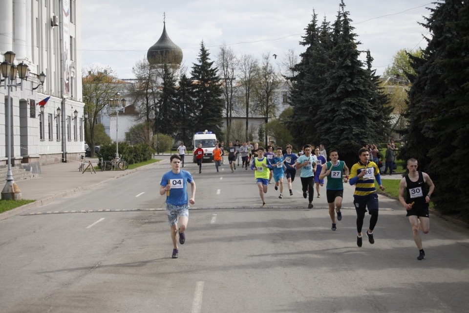 Тысячи псковичей пробежали эстафету «Псковской правды» – 2018