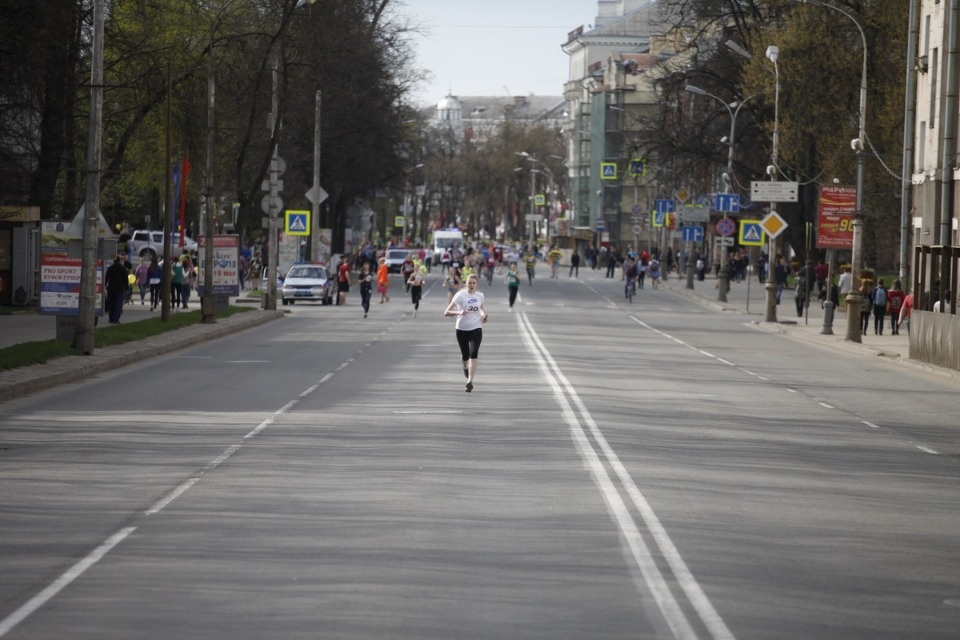 Тысячи псковичей пробежали эстафету «Псковской правды» – 2018