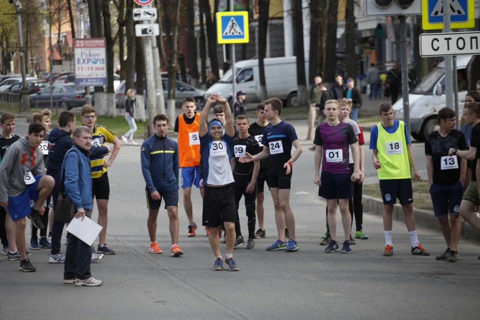 Тысячи псковичей пробежали эстафету «Псковской правды» – 2018