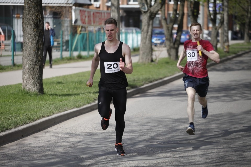 Тысячи псковичей пробежали эстафету «Псковской правды» – 2018