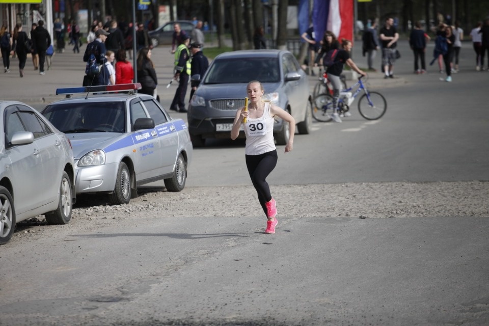 Тысячи псковичей пробежали эстафету «Псковской правды» – 2018