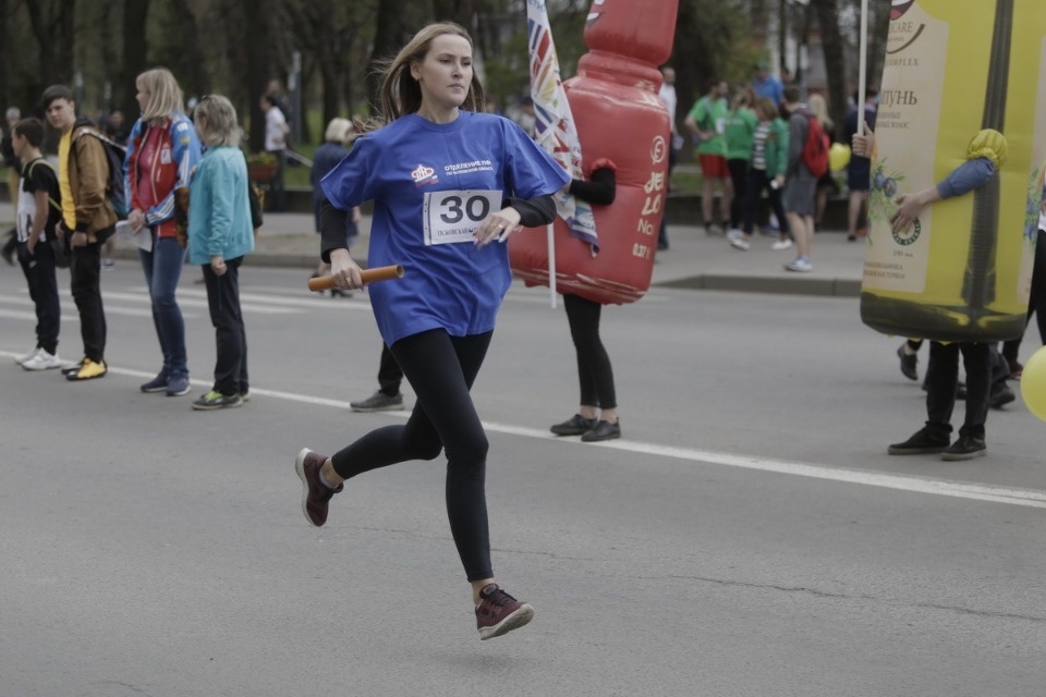 Тысячи псковичей пробежали эстафету «Псковской правды» – 2018