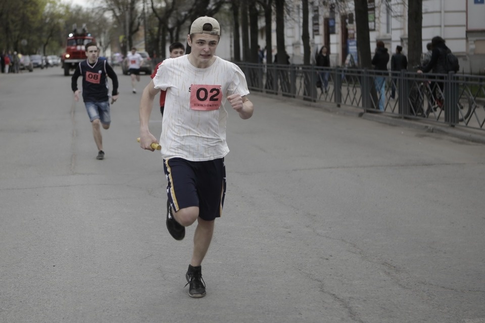 Тысячи псковичей пробежали эстафету «Псковской правды» – 2018