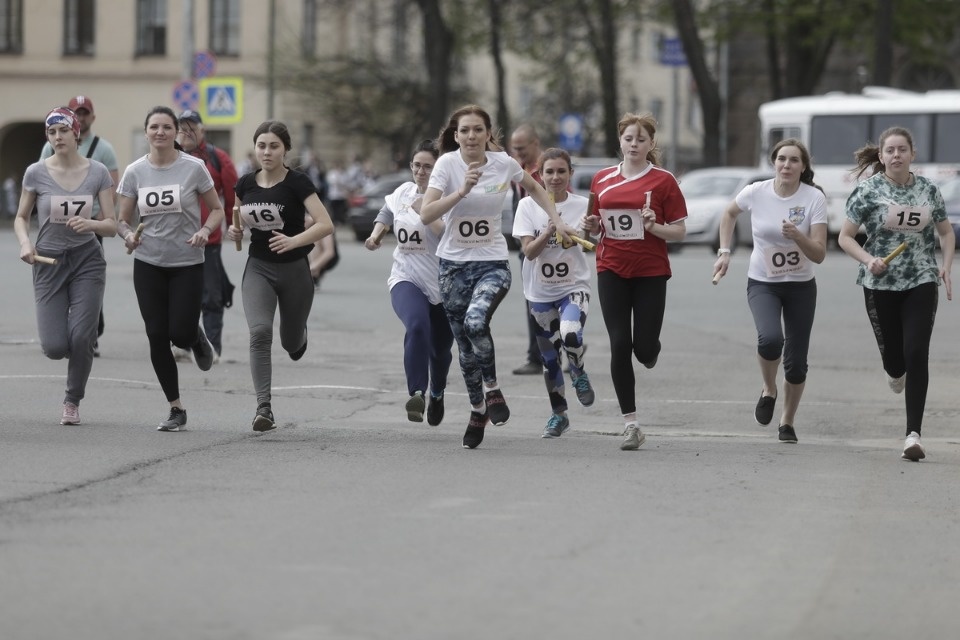 Тысячи псковичей пробежали эстафету «Псковской правды» – 2018