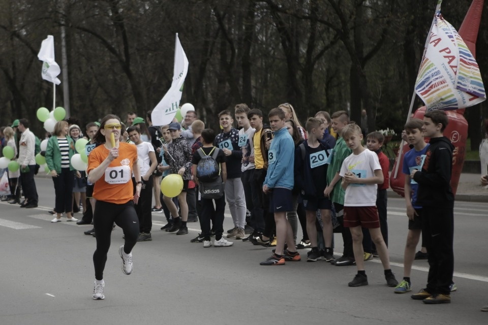 Тысячи псковичей пробежали эстафету «Псковской правды» – 2018