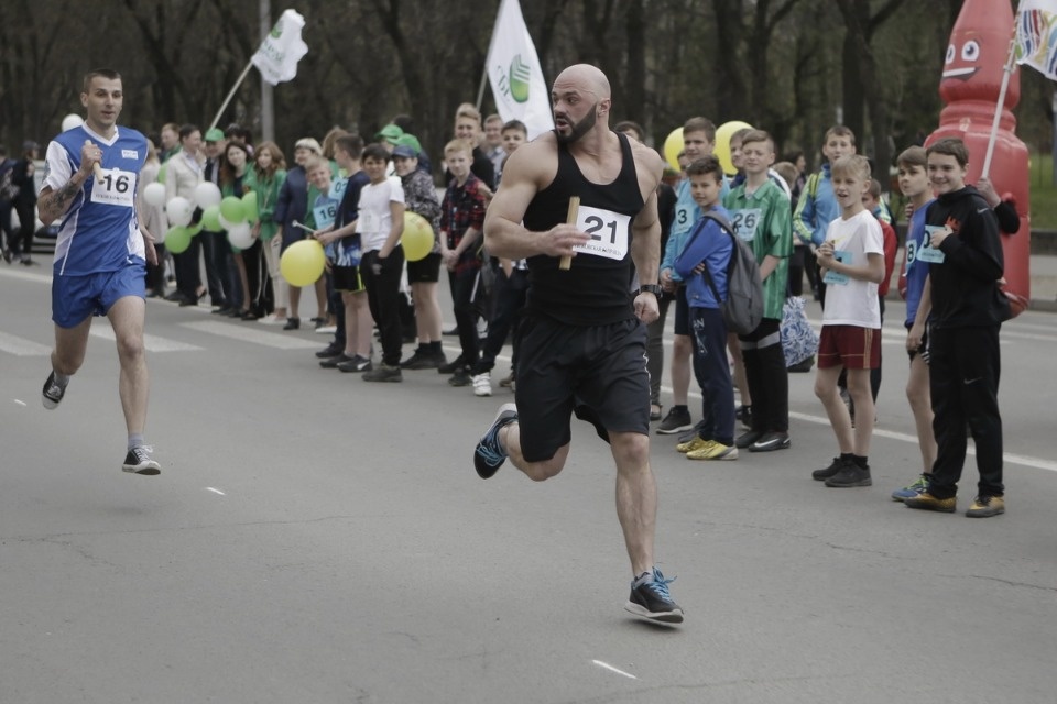 Тысячи псковичей пробежали эстафету «Псковской правды» – 2018