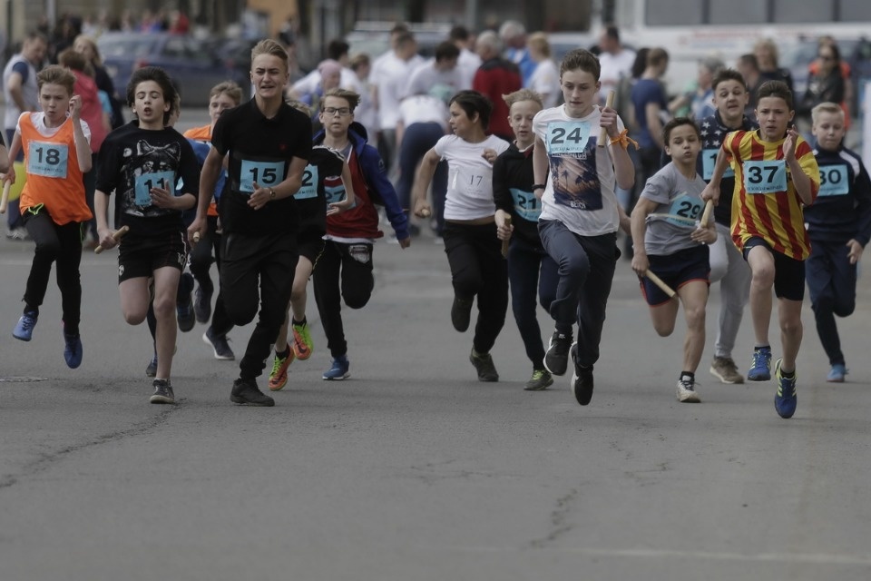 Тысячи псковичей пробежали эстафету «Псковской правды» – 2018