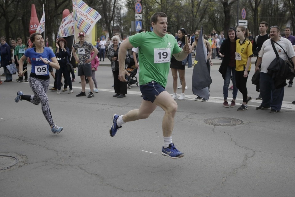 Тысячи псковичей пробежали эстафету «Псковской правды» – 2018