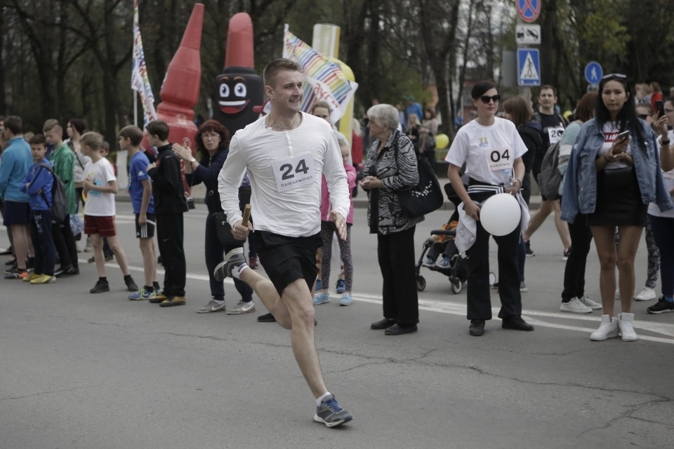 Тысячи псковичей пробежали эстафету «Псковской правды» – 2018