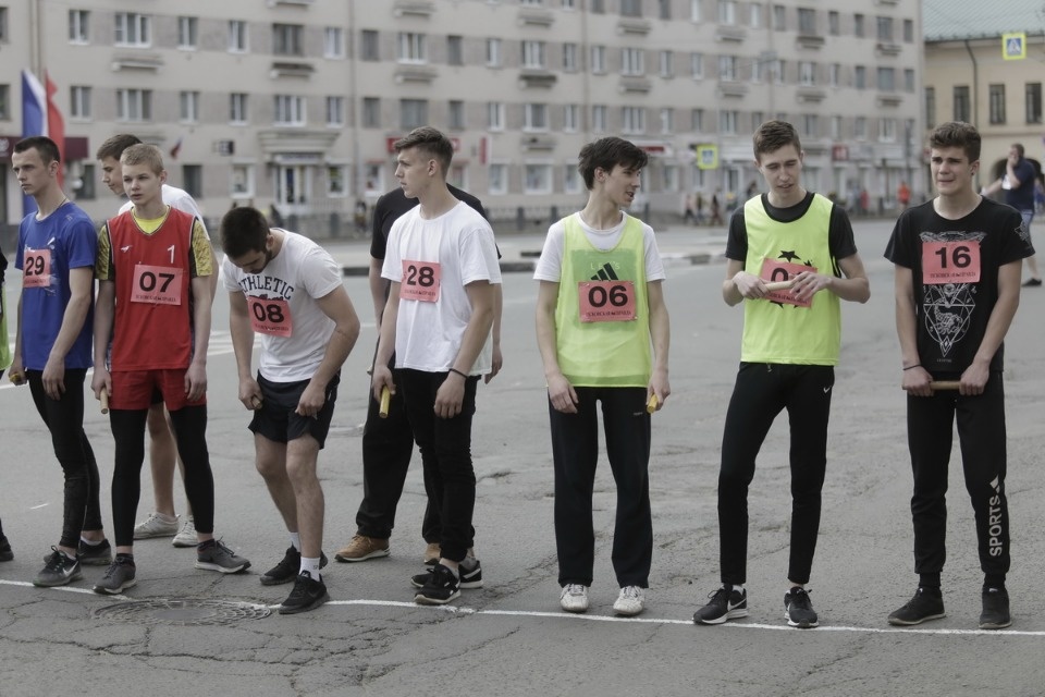 Тысячи псковичей пробежали эстафету «Псковской правды» – 2018