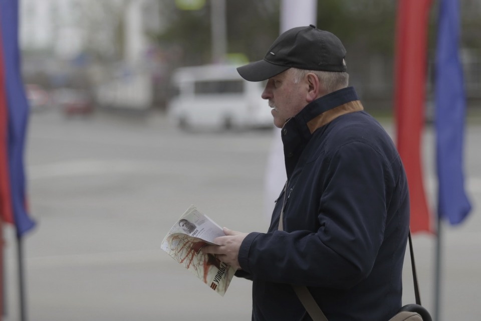 Уличная акция по раздаче буклетов «Улицы героев»