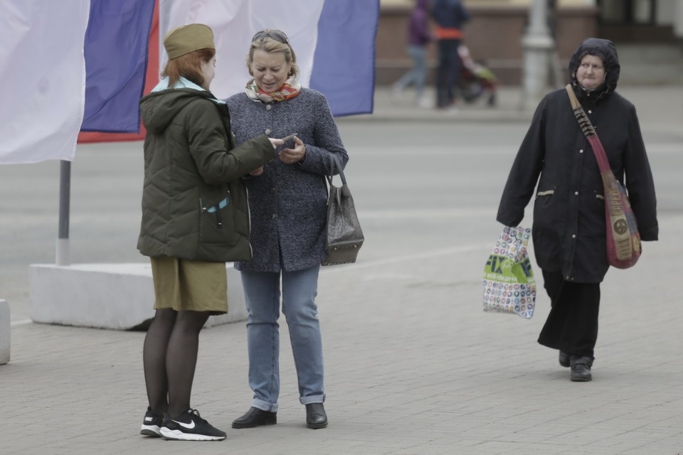 Уличная акция по раздаче буклетов «Улицы героев»