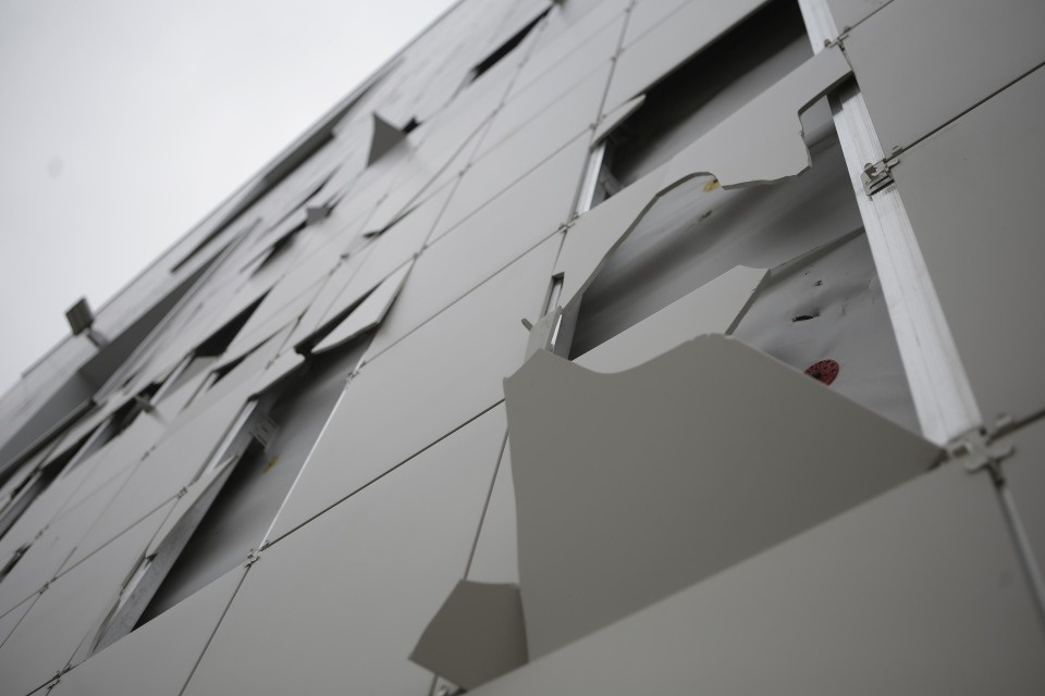 От безделья