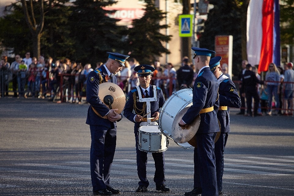 Последняя вечерняя репетиция парада Победы прошла в Пскове