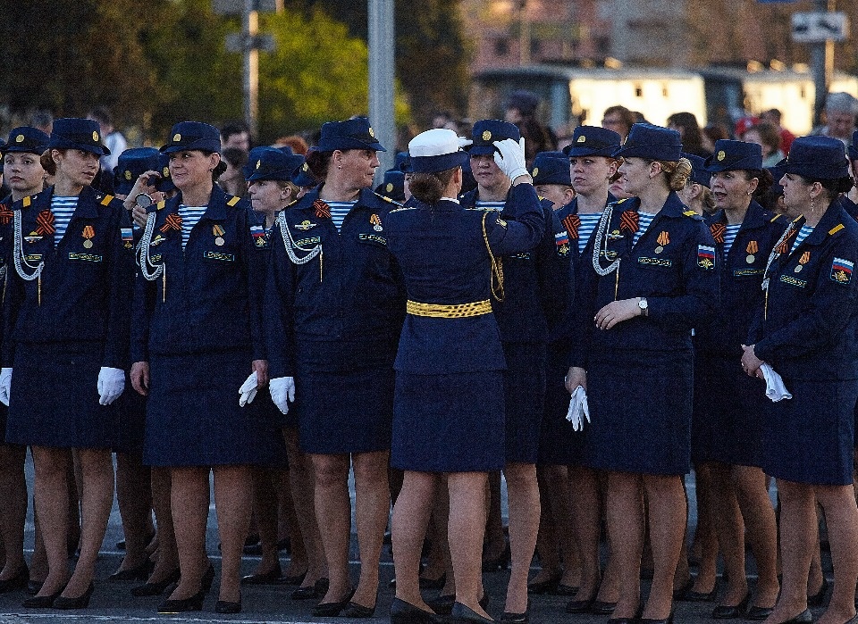 Последняя вечерняя репетиция парада Победы прошла в Пскове