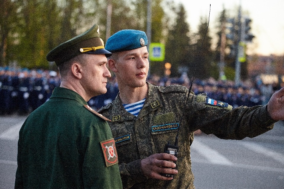 Последняя вечерняя репетиция парада Победы прошла в Пскове