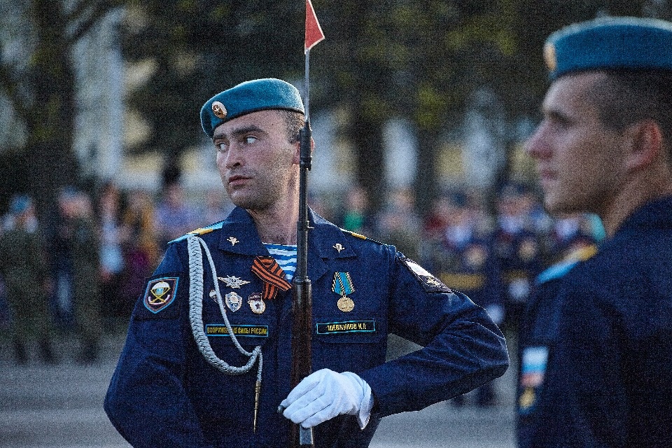 Последняя вечерняя репетиция парада Победы прошла в Пскове