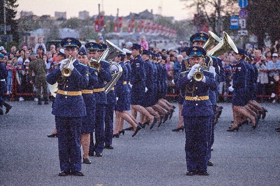Последняя вечерняя репетиция парада Победы прошла в Пскове