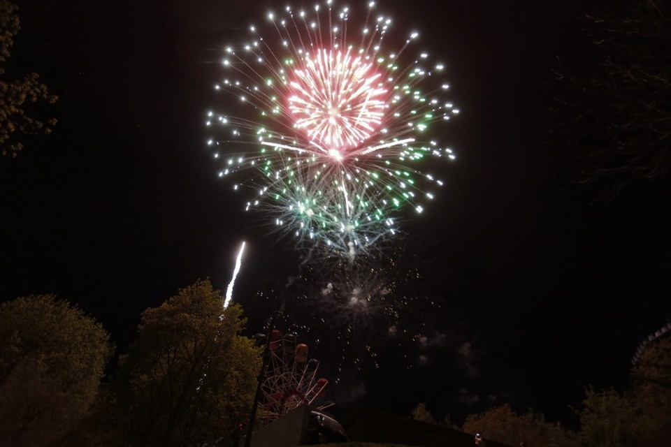 Праздничным салютом завершился в Пскове День Победы